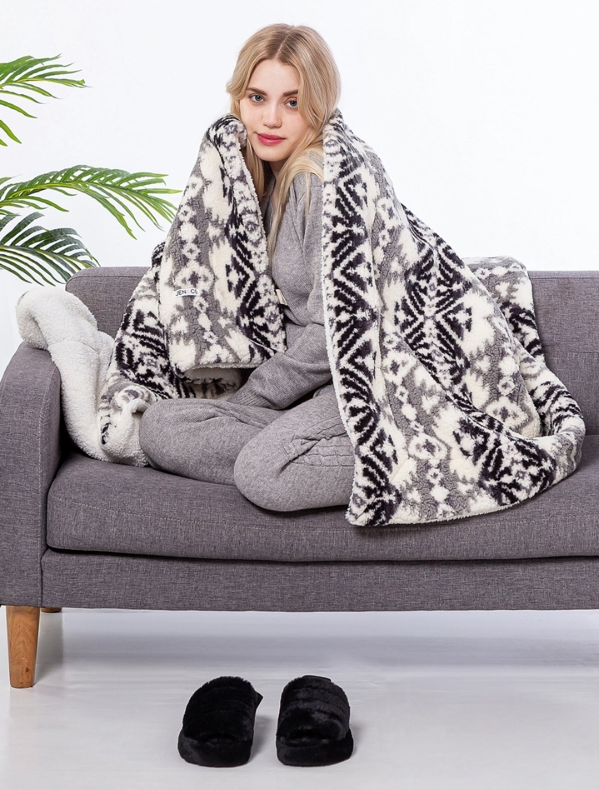 Nola Sherpa Printed Blanket-Grey - Southern Grace Creations